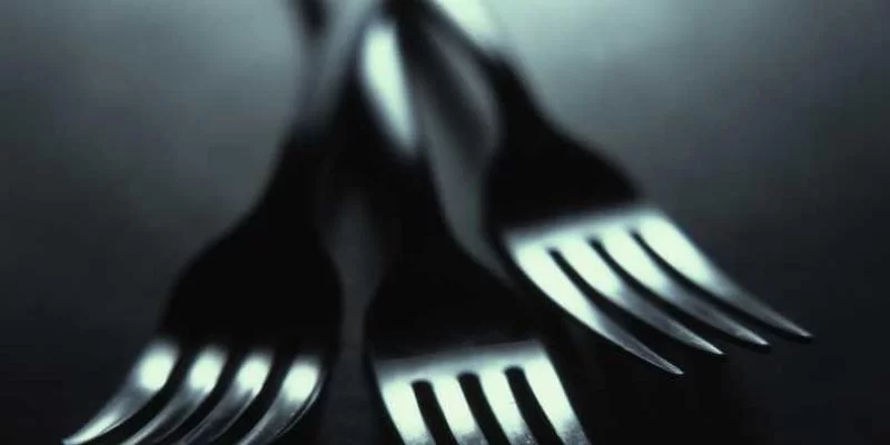 兼职招聘图片设计示例，展示清晰的信息层级和色彩搭配