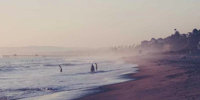 夫妻一起讨论兼职计划