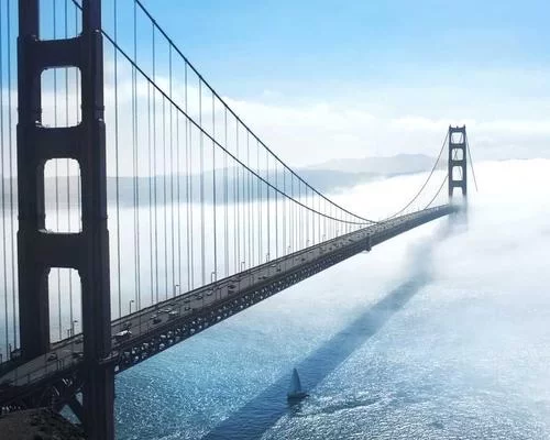 女性下班后副业场景