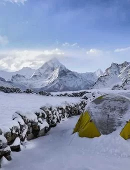 鞍钢副业总厂早期车间生产场景