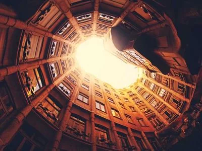 自由职业服务场景,展示提供各类专业服务